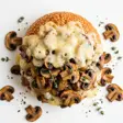 burger met champignons en emmentaler